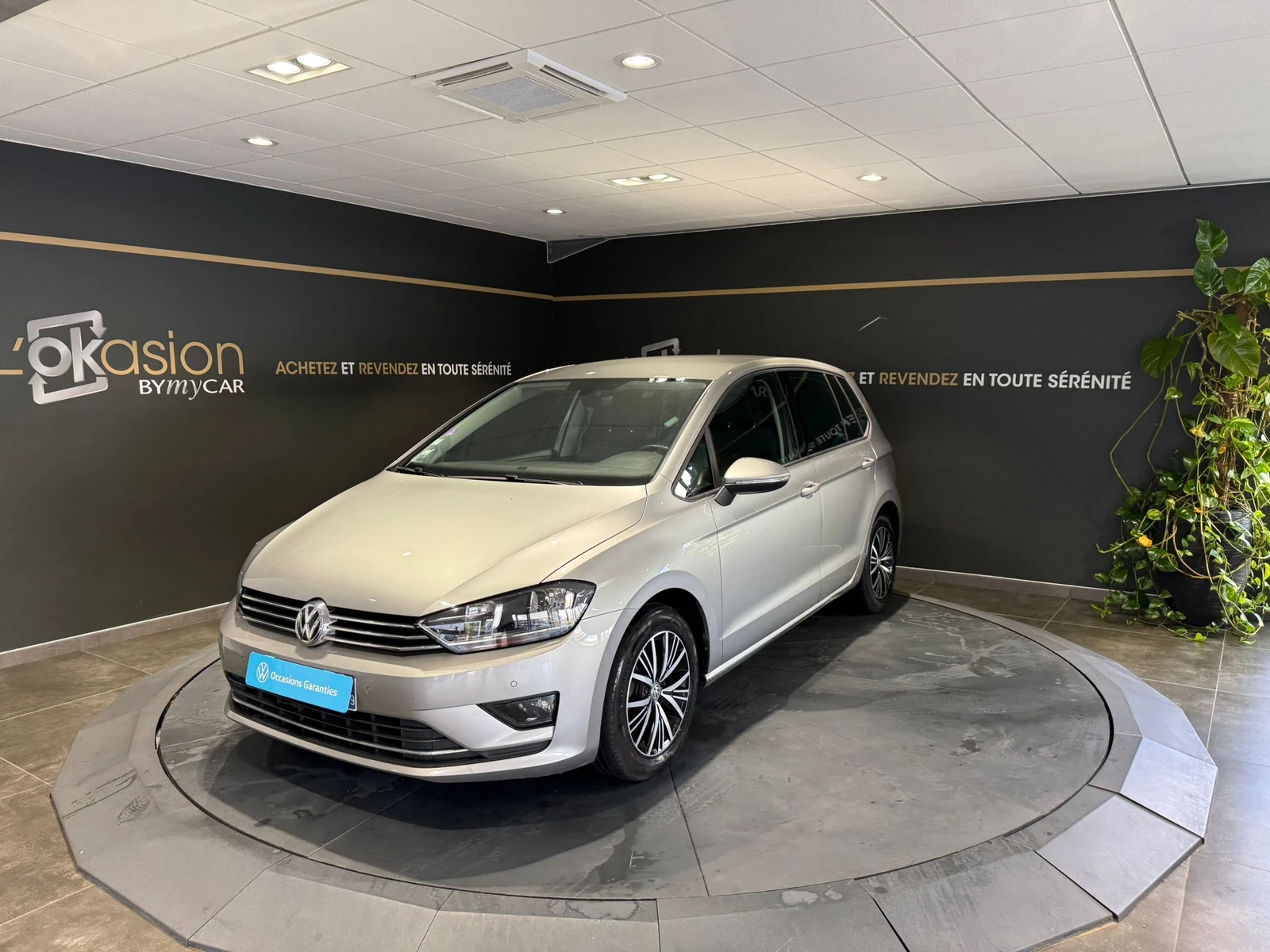 GOLF SPORTSVAN  1