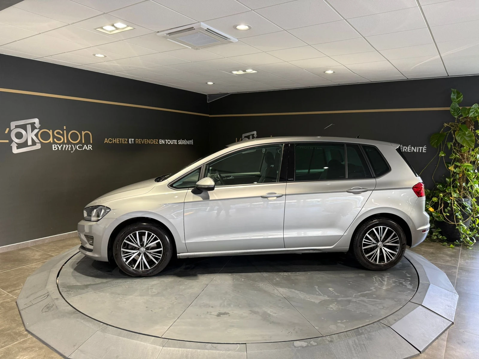 GOLF SPORTSVAN  2