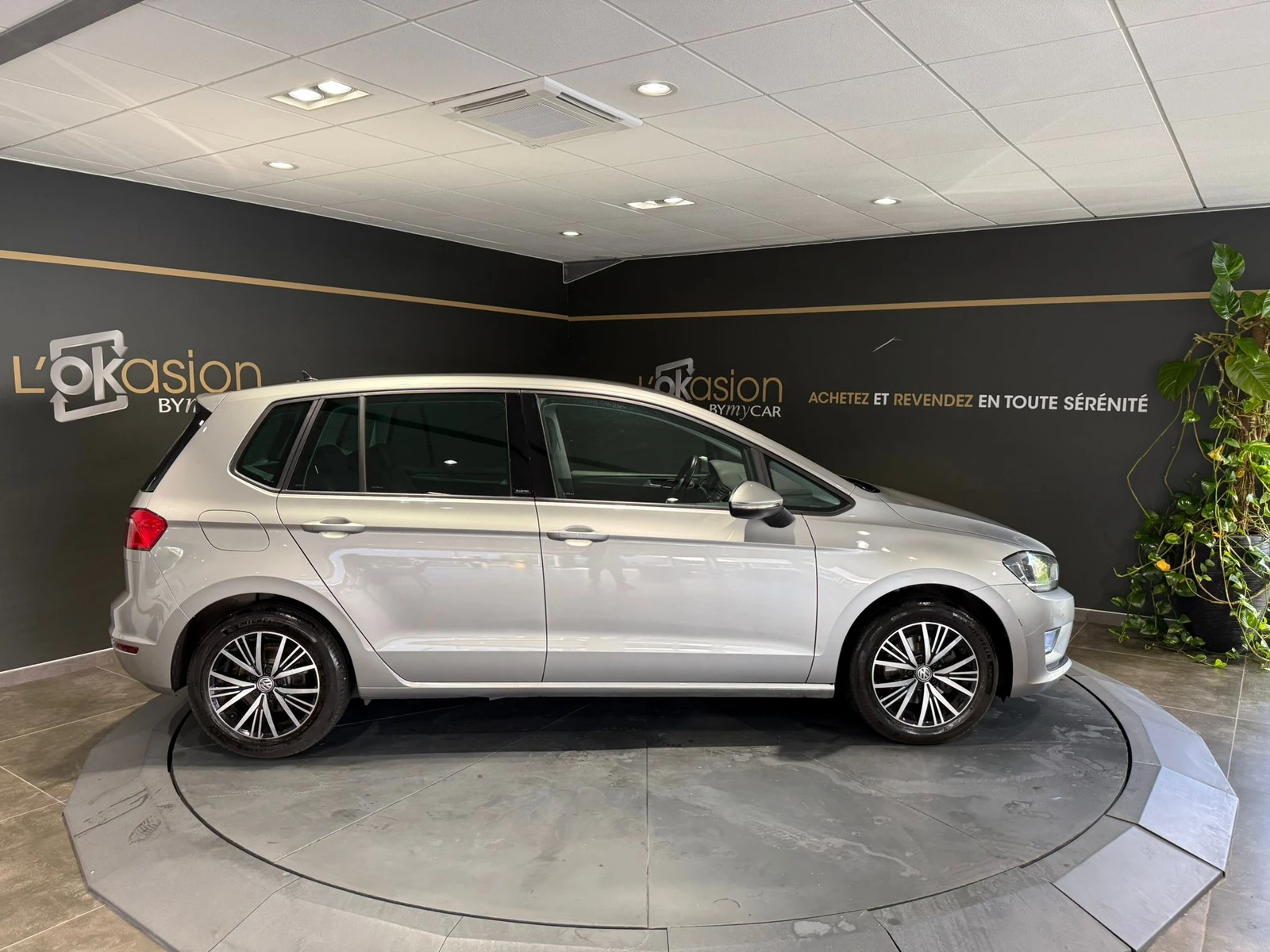 GOLF SPORTSVAN  6