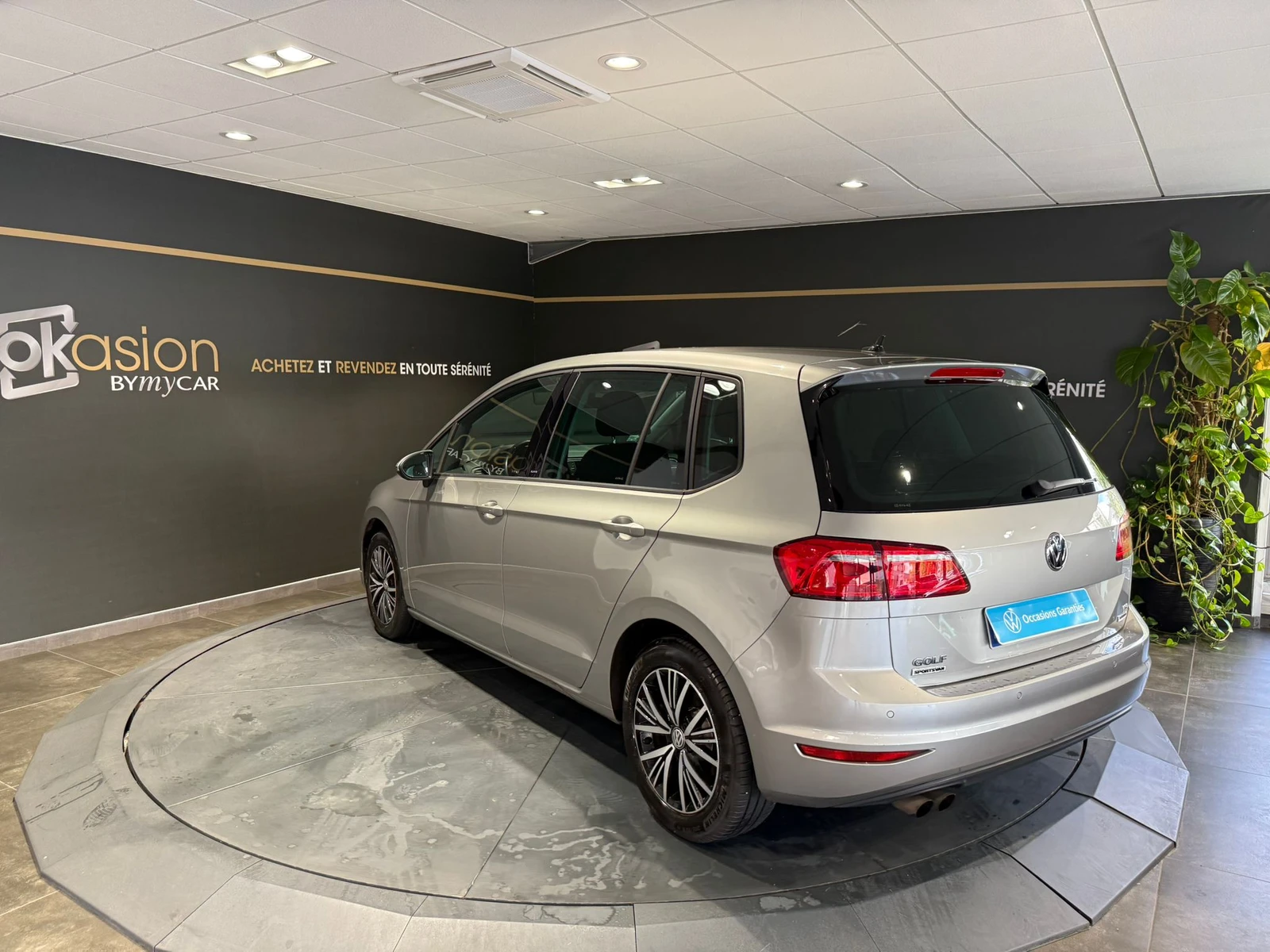 GOLF SPORTSVAN  3