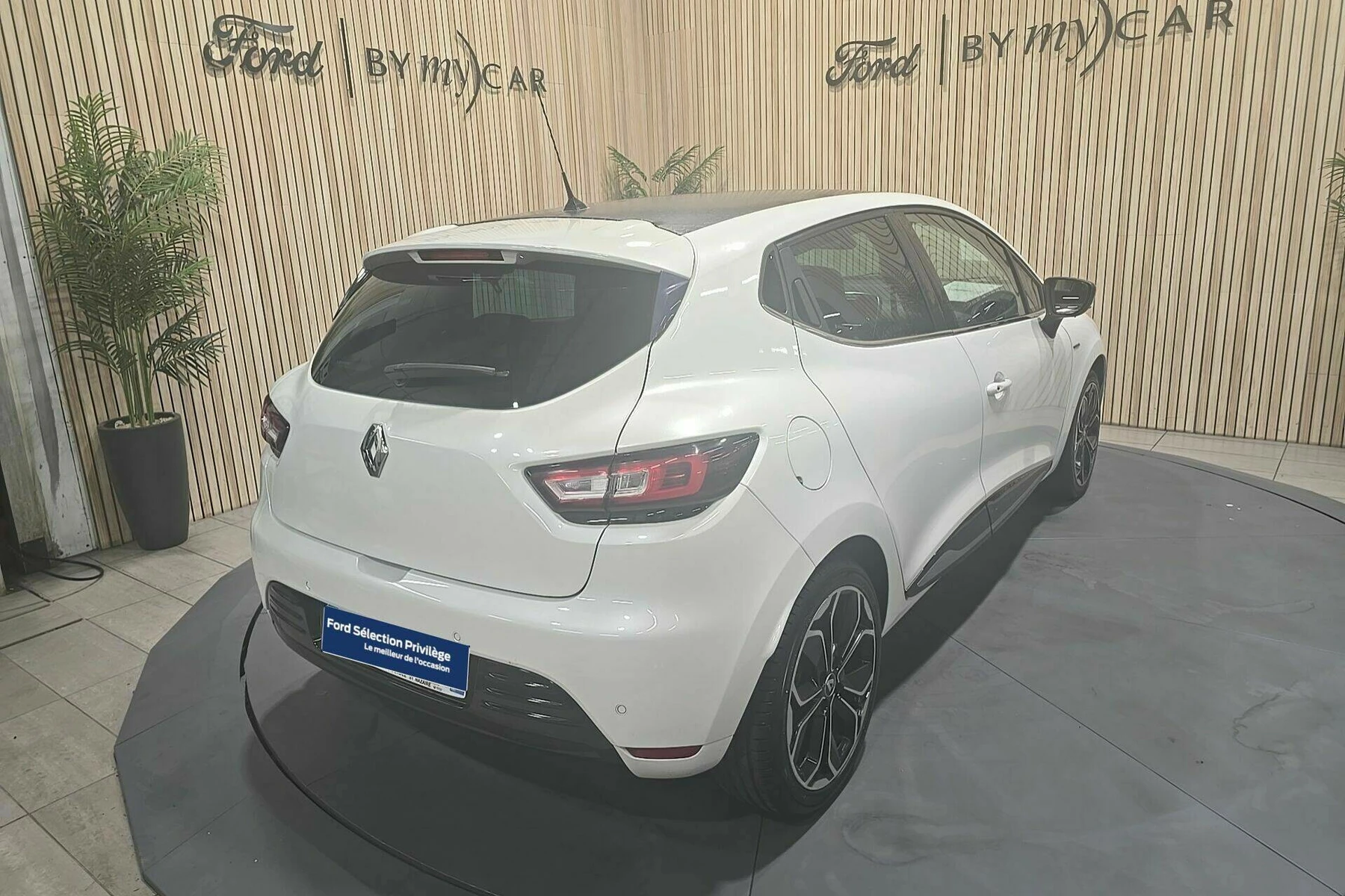 CLIO  5