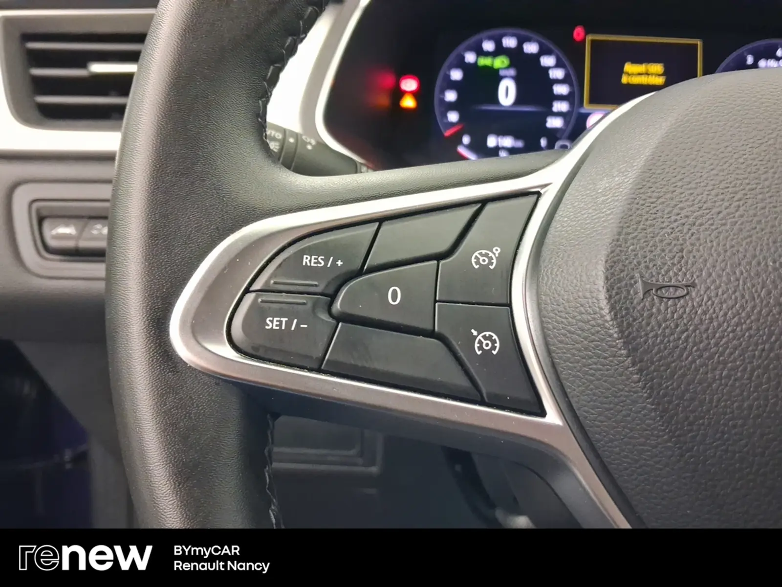 RENAULT CAPTUR image 18