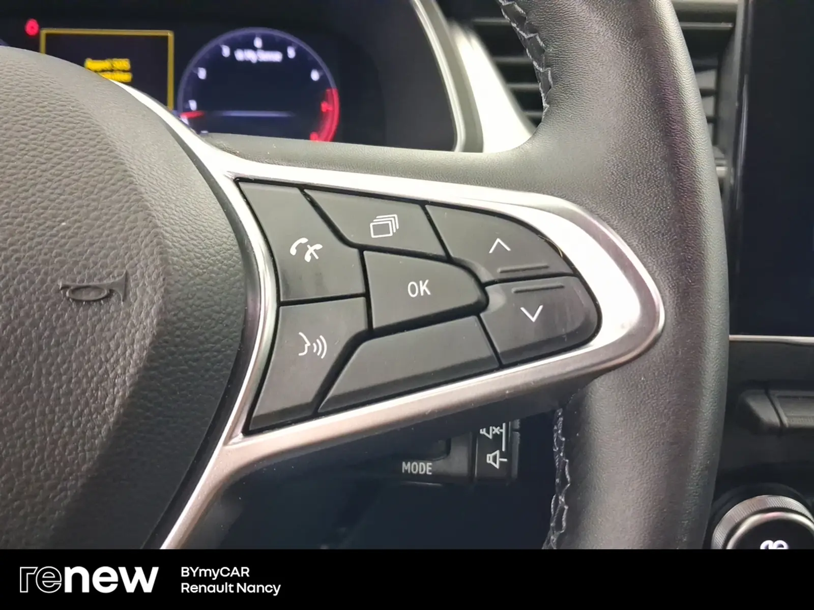 RENAULT CAPTUR image 19