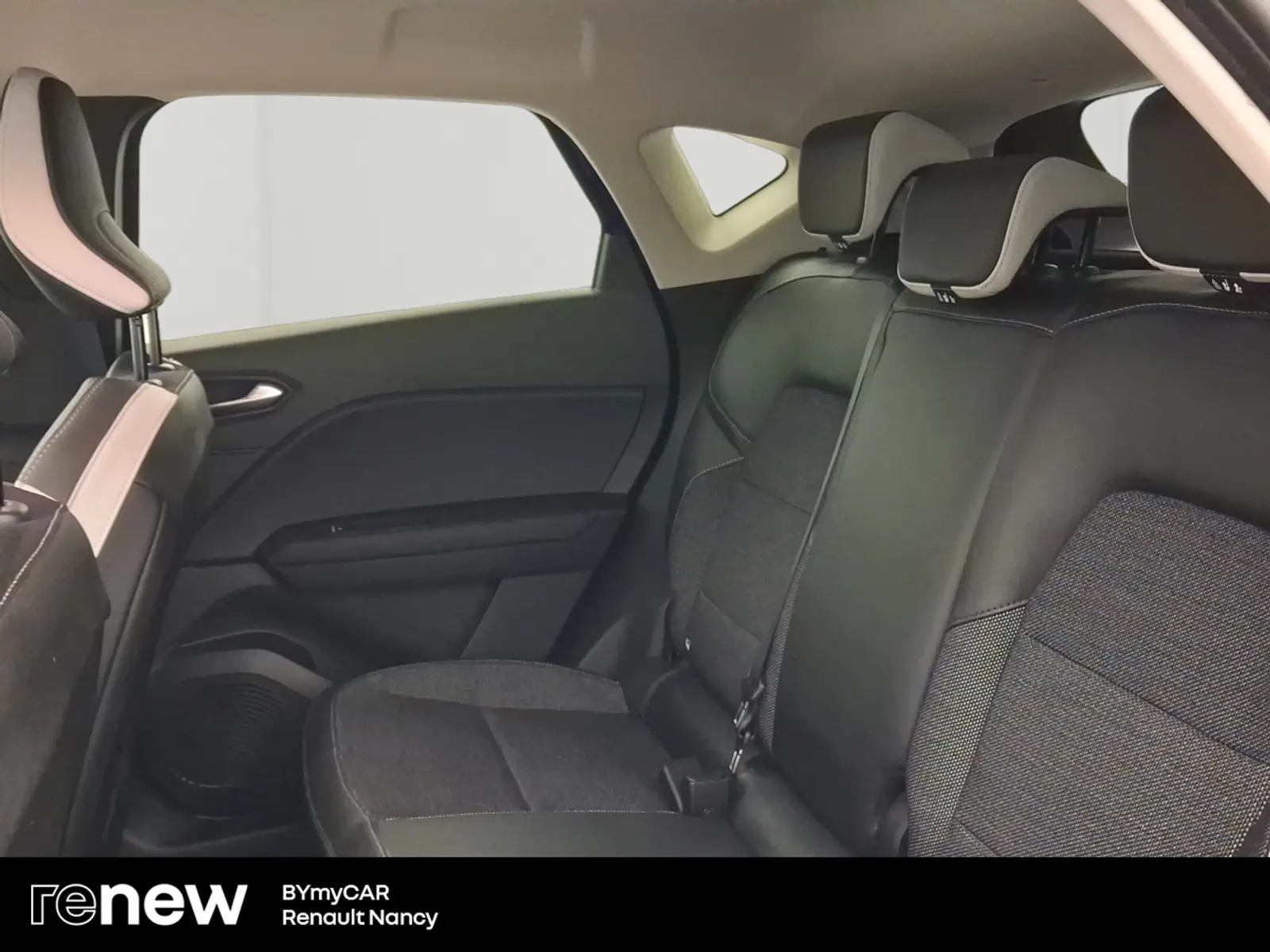 RENAULT CAPTUR image 12