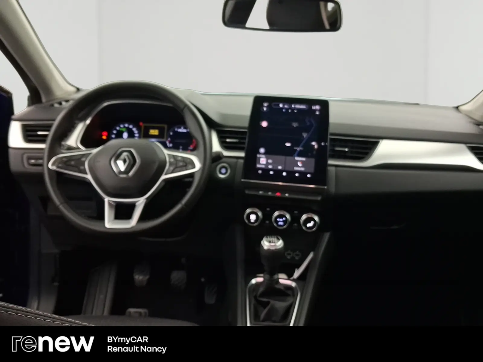 RENAULT CAPTUR image 9