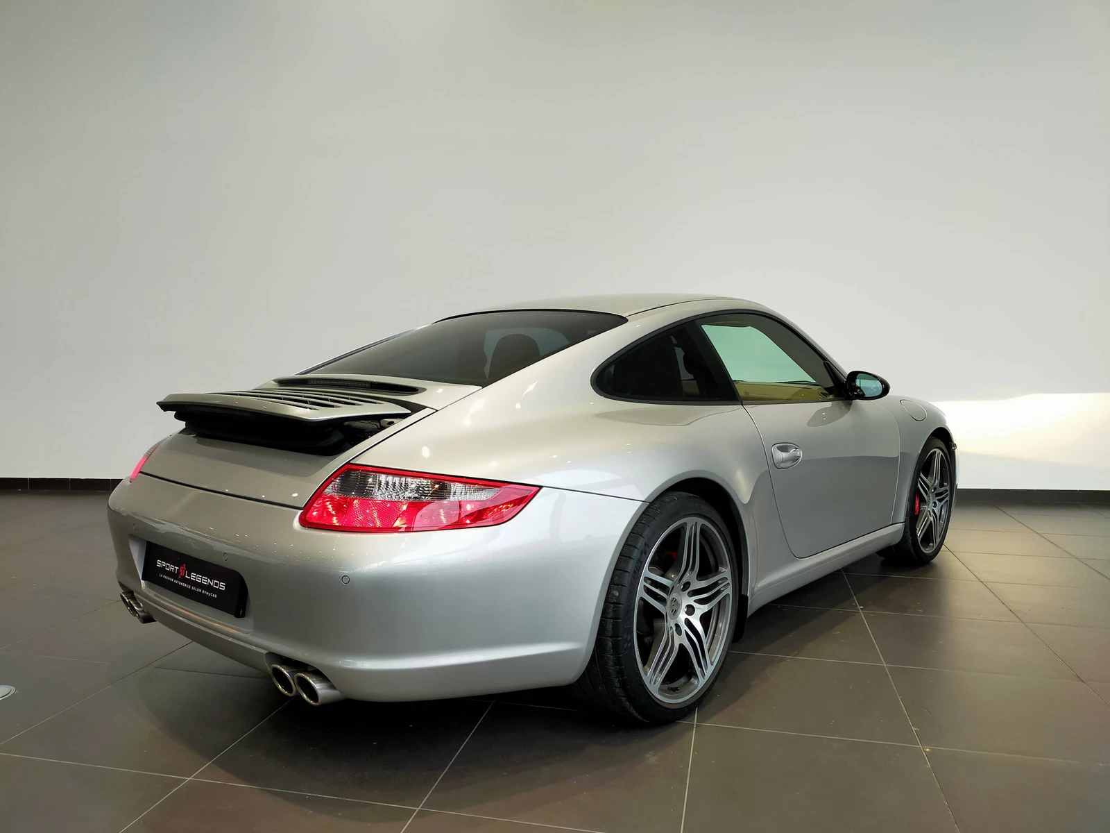 911  3