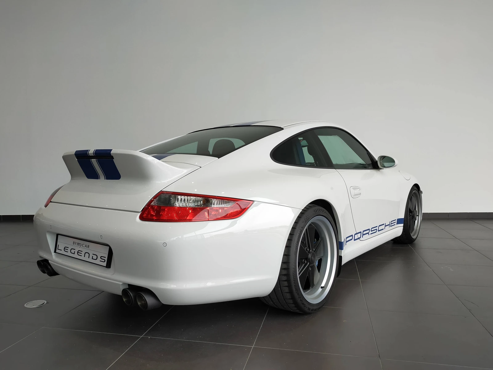 911  3