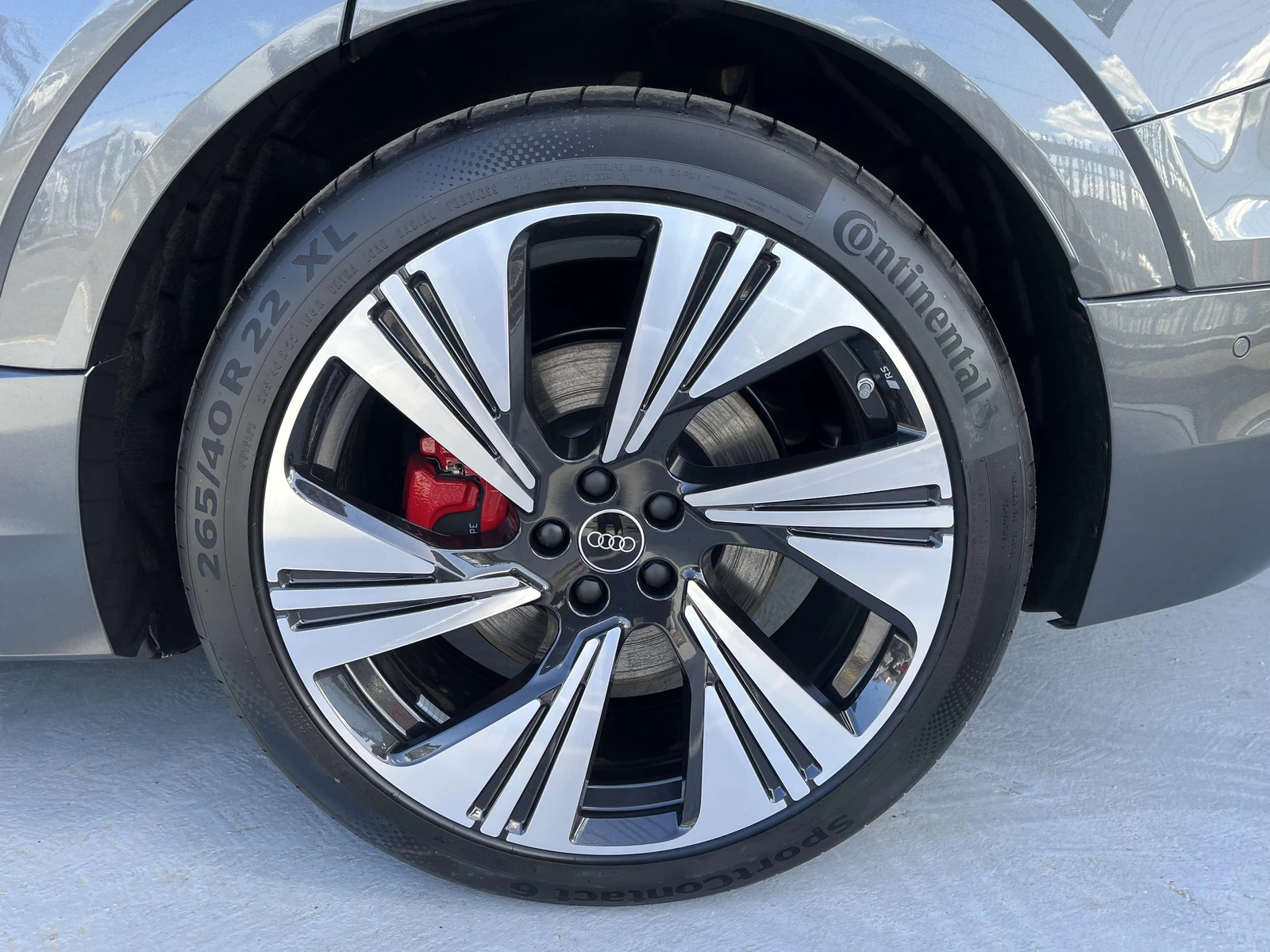 Q8 E-TRON  17