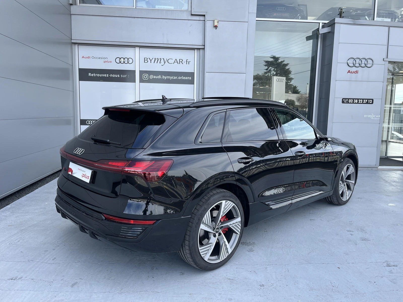 Q8 E-TRON  18