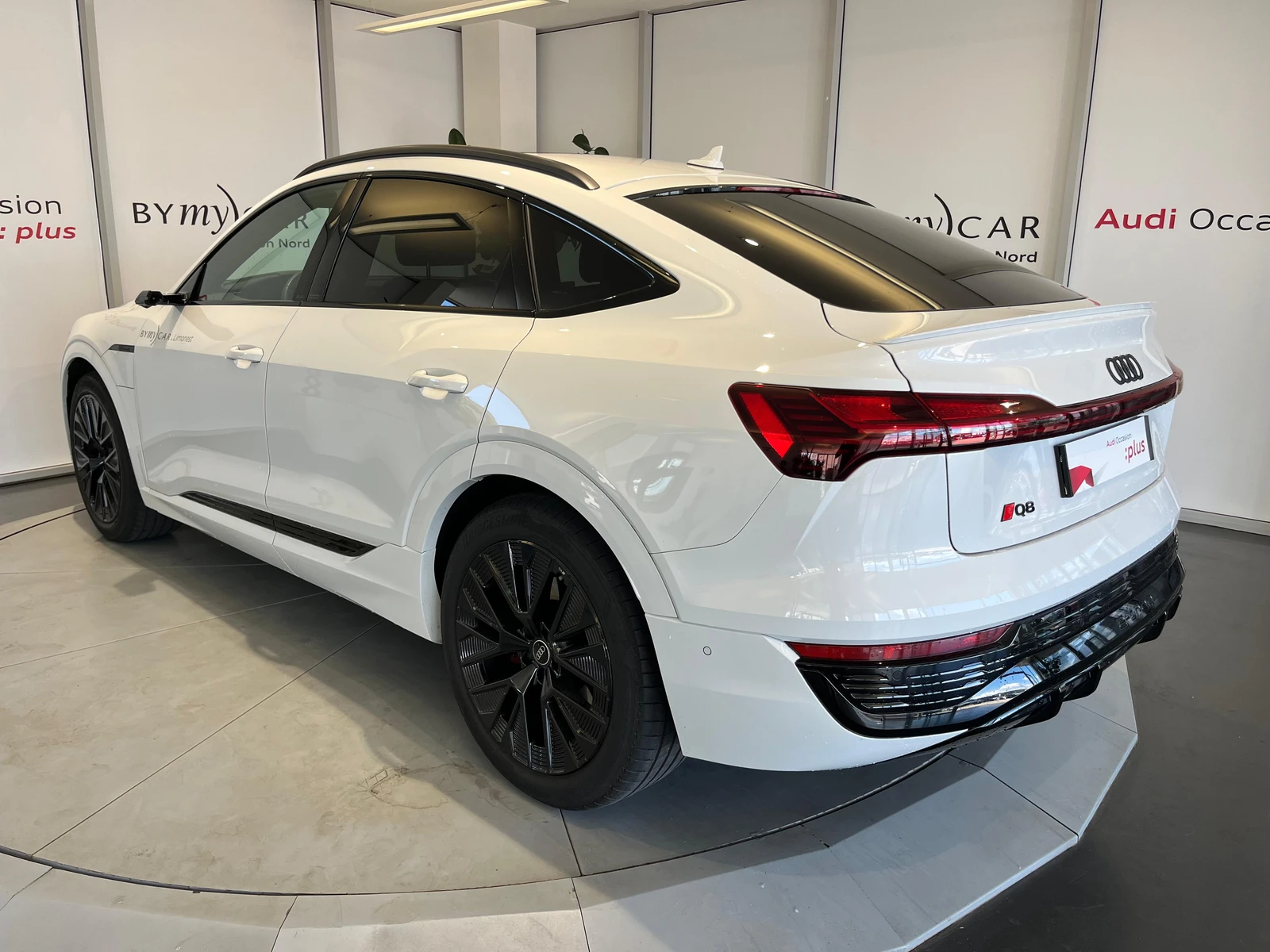 Q8 E-TRON  3