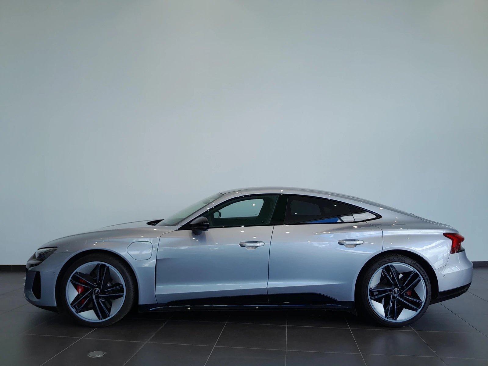 E-TRON GT  10