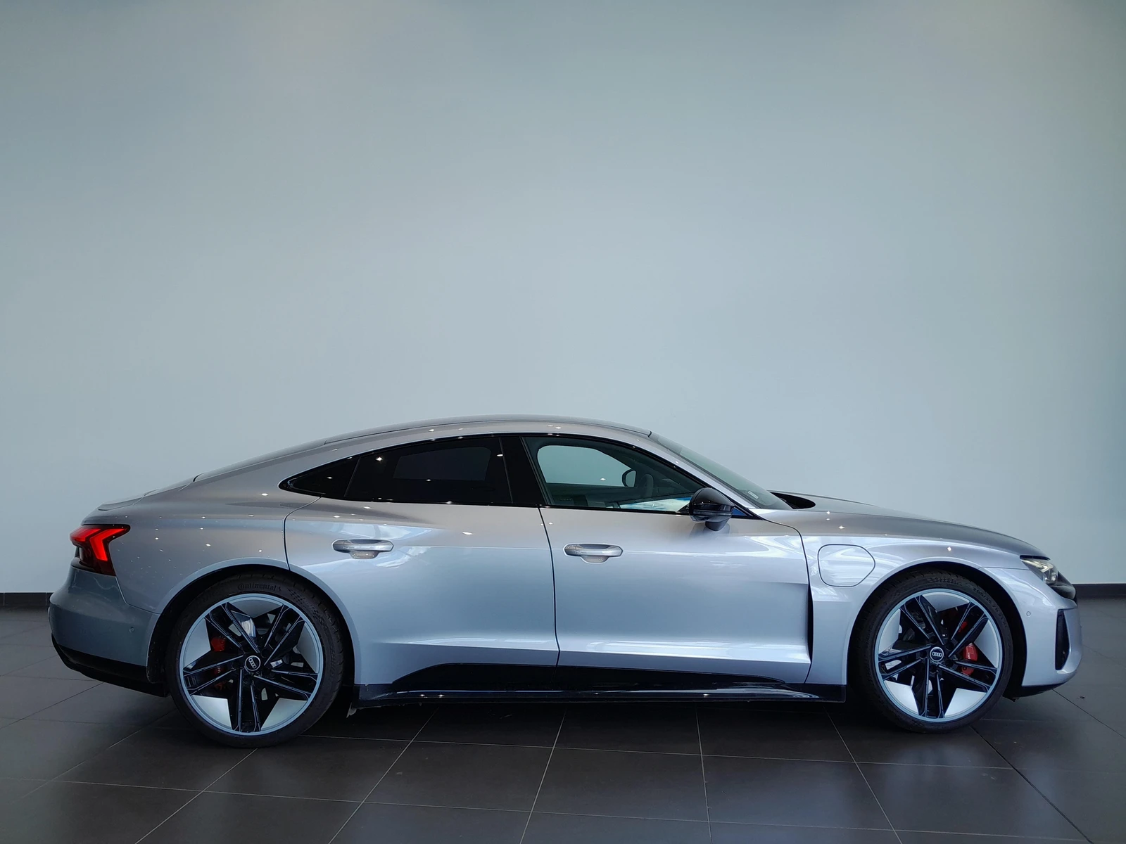E-TRON GT  35