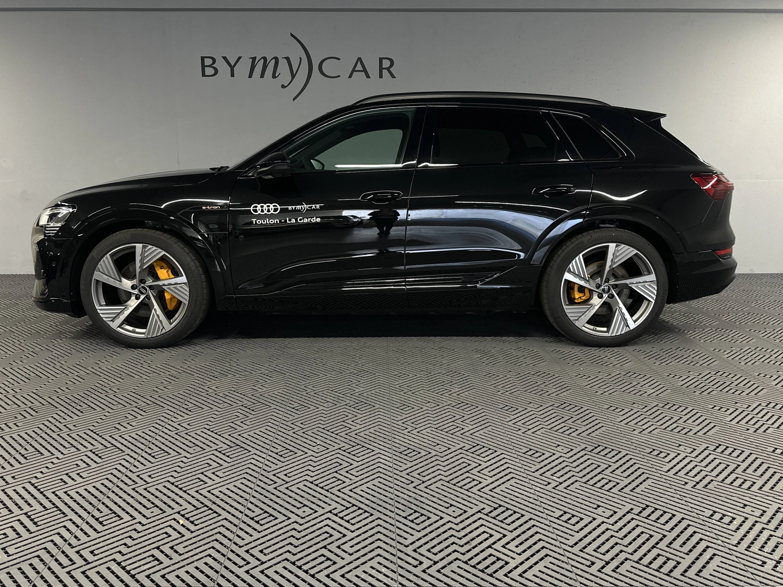 E-TRON  4