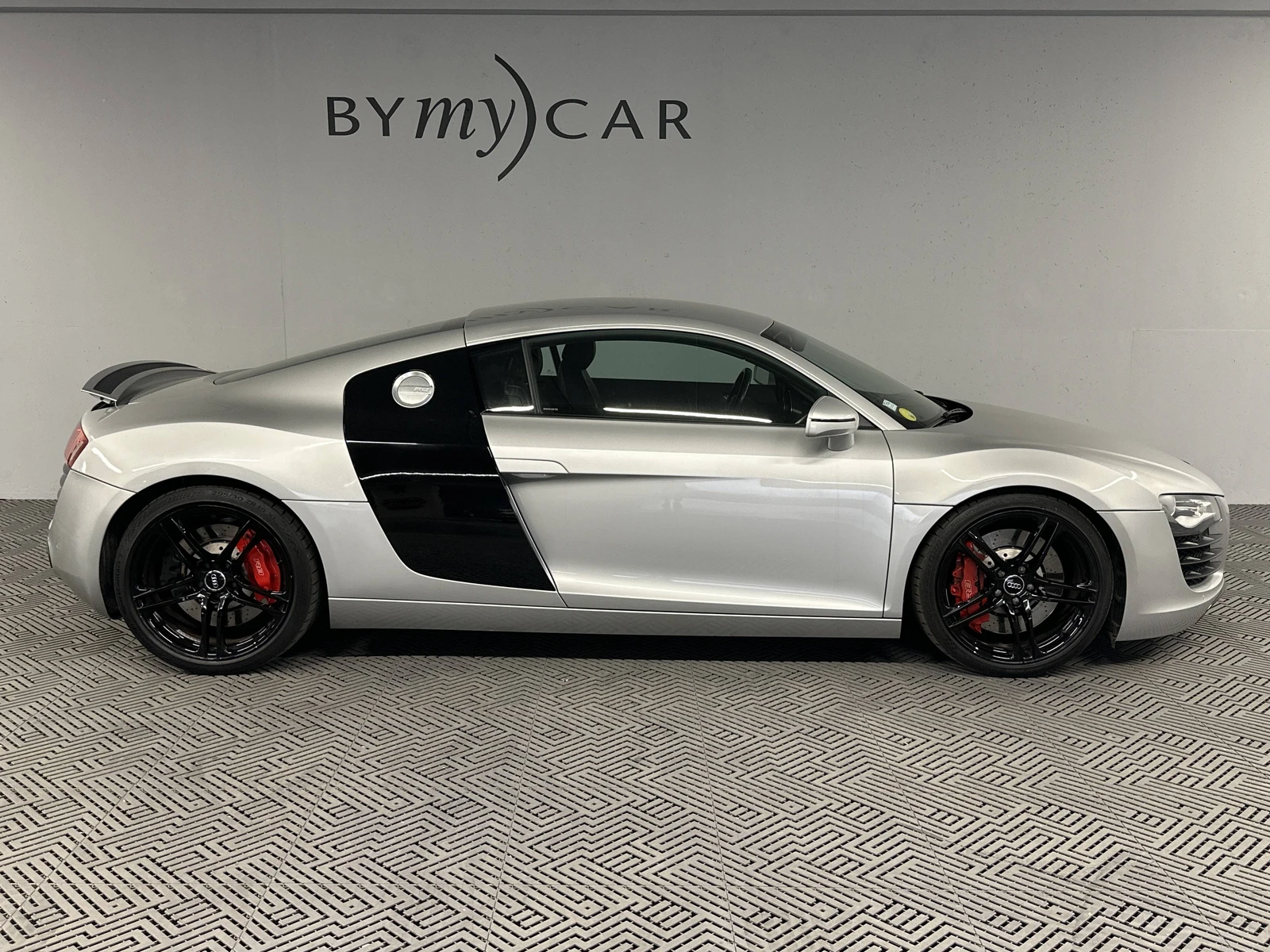 R8  4